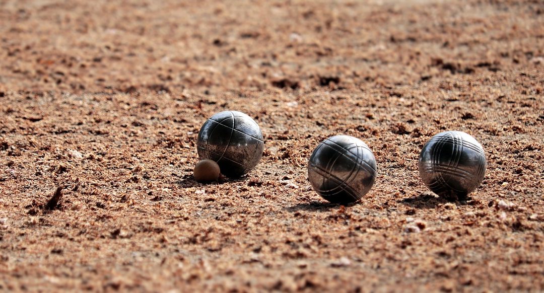 Master de petanque : Quelles différences entre bocce, boule et pétanque ?